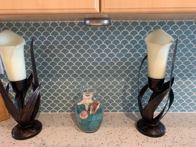 fish scale tile backsplash